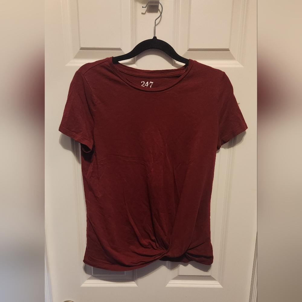 Maurices 24/7 t-shirt medium
